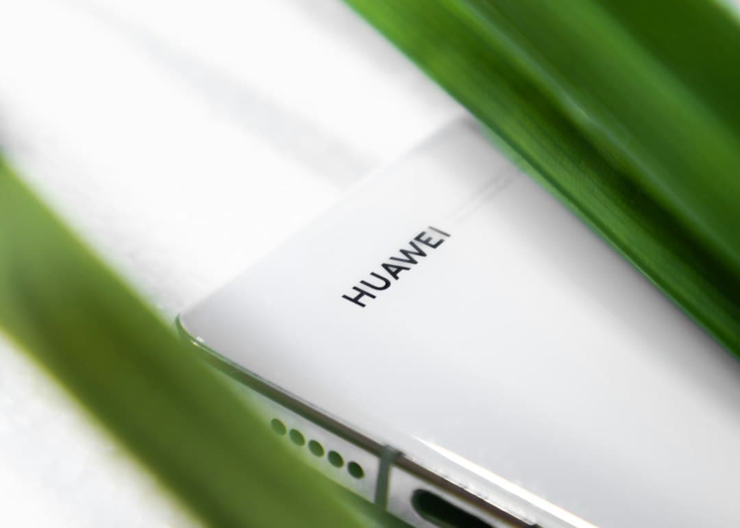A Huawei új optikai motorral támadja az Nvidia dominanciáját, 8 EFLOPS-os SuperPoD-dal