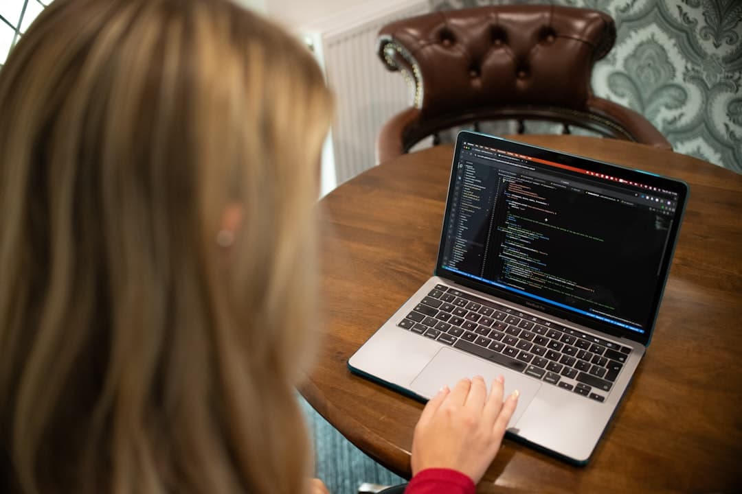 A Microsoft csendben Copilot-társzerzővé tette a VS Code-ot AI-funkciók nélkül is