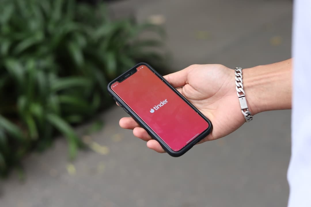 A World ID orbszkennerével igazolhatják Tinder profiljukat a felhasználók