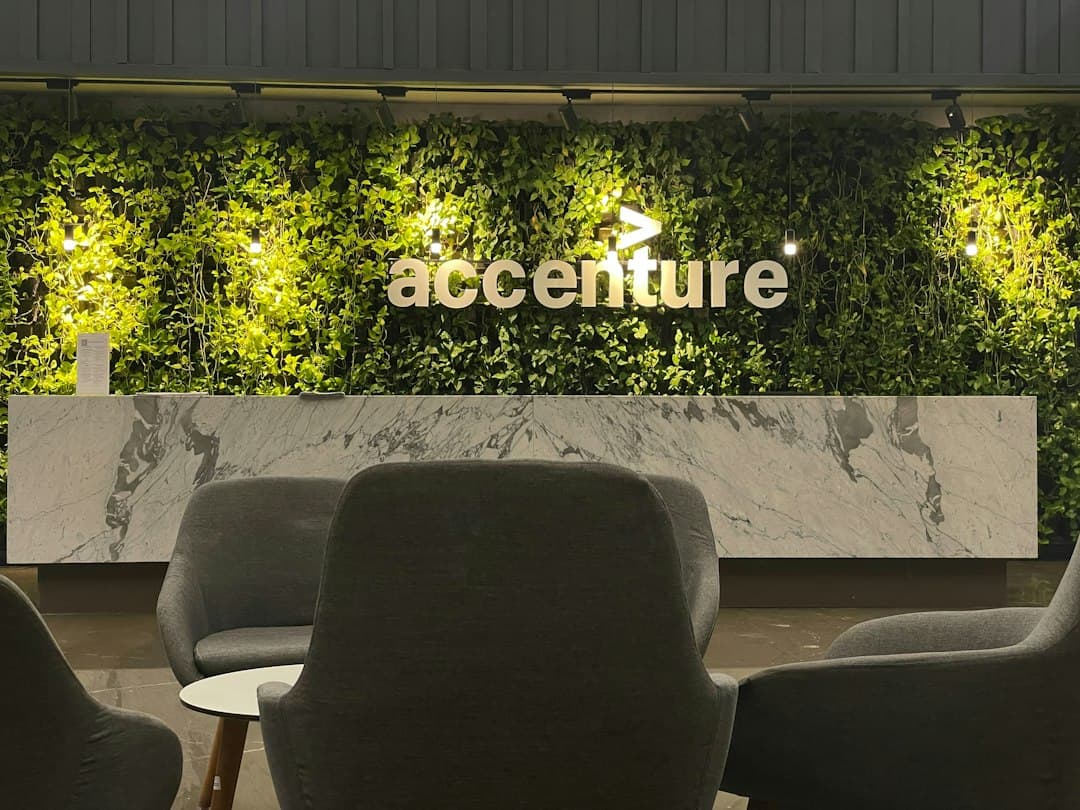 Accenture 29 dolláros plafont vezetett be a dolgozók Claude-használatánál