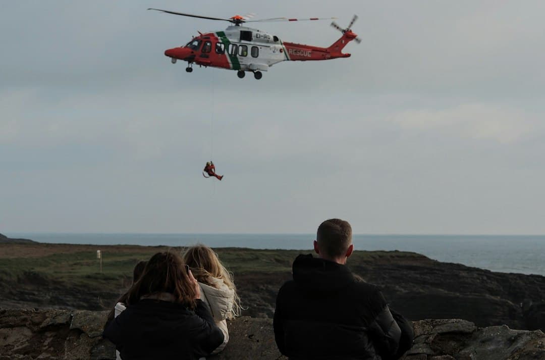 AI-tervezett túra végén helikopteres mentés, 16 éves tinédzser ragadt sziklapárkányon