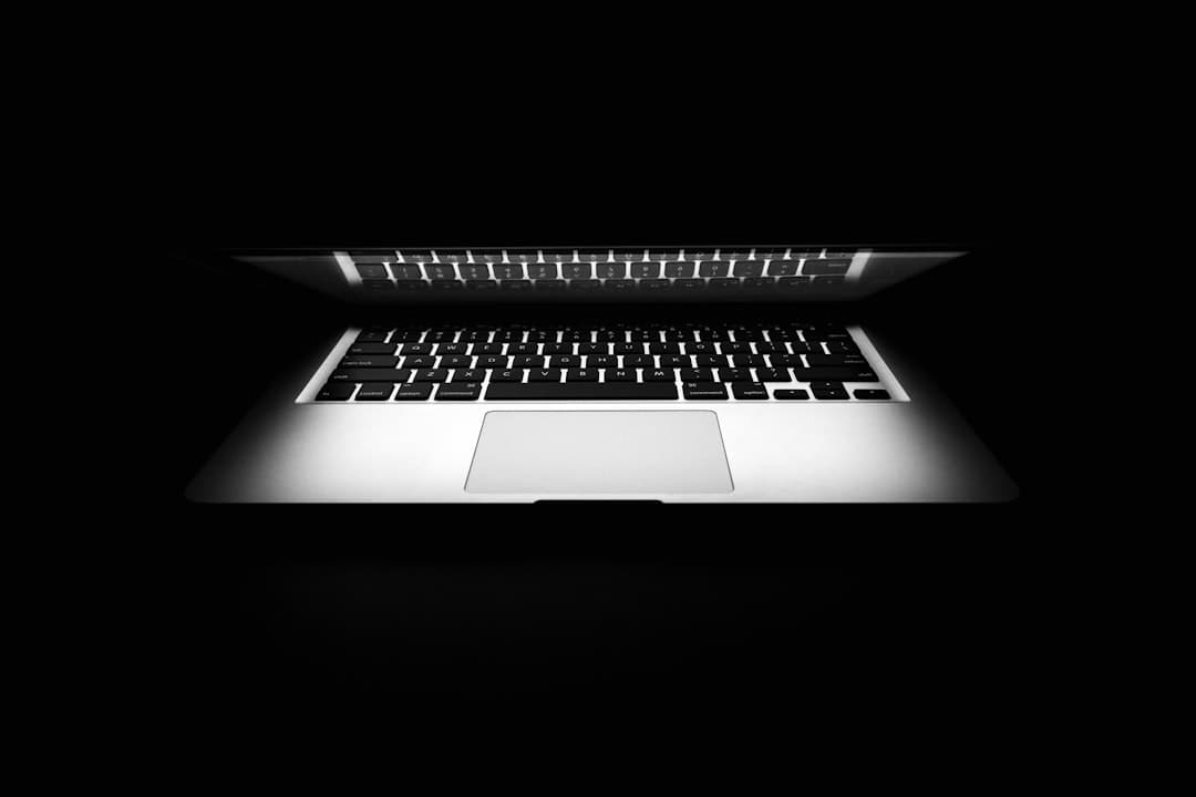 AI-vadászok árasztják el az Apple bug bounty programját — számkorlátozást vezetnek be