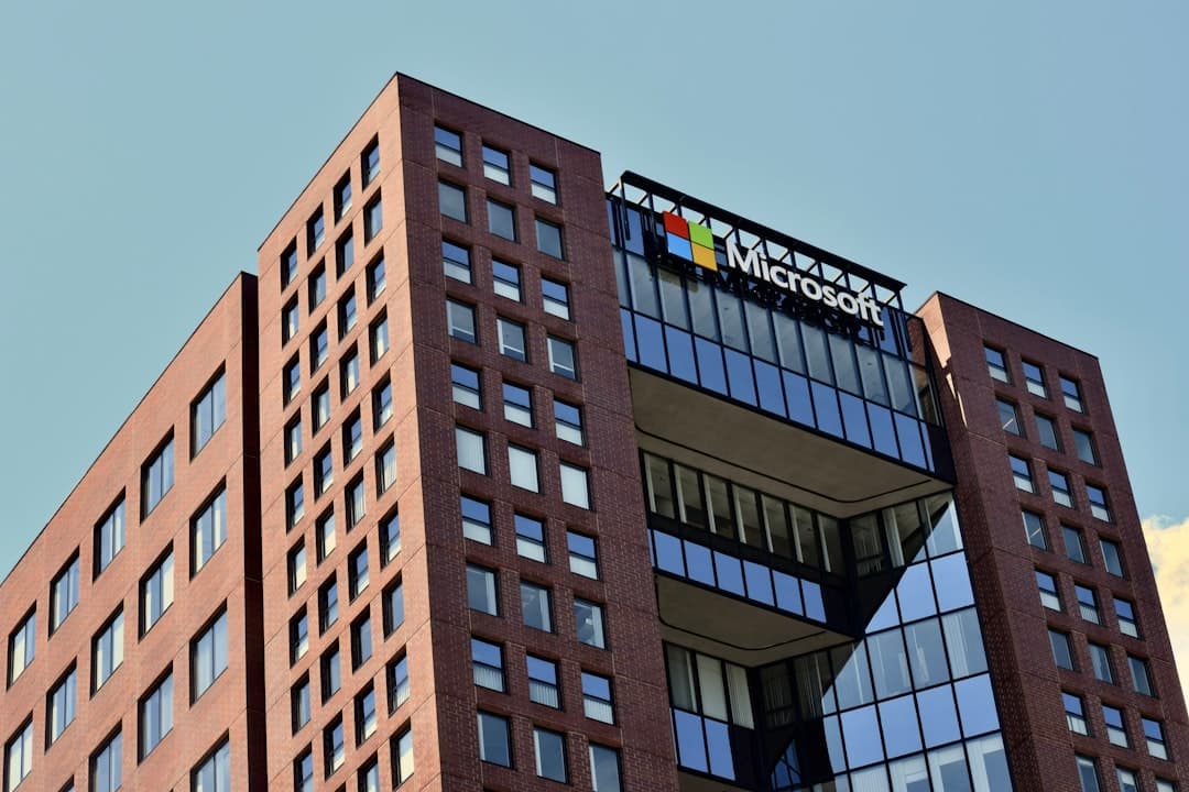 Anthropic Claude AI-asszisztens Word és Outlook integrációt kap