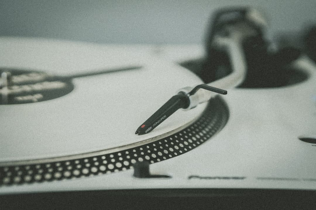 Deezer AI nélkül enged zenét remixelni, jogdíjat fizet a jogtulajdonosoknak