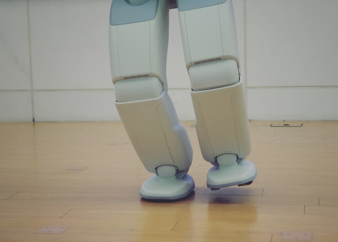 Honor robotja 50 perc alatt futotta le a félmaratont, emberi rekordot döntött Pekingben
