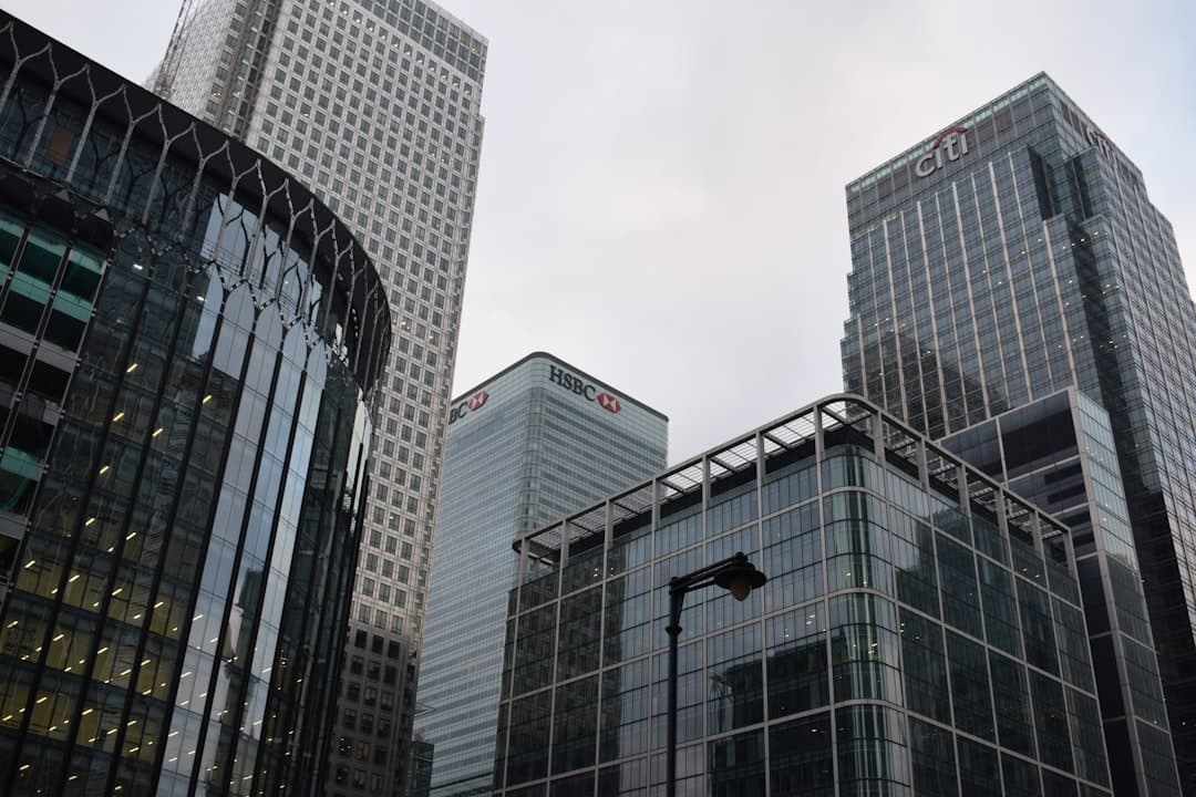 HSBC CEO AI-ra buzdít, miközben bankok vágják a munkahelyeket