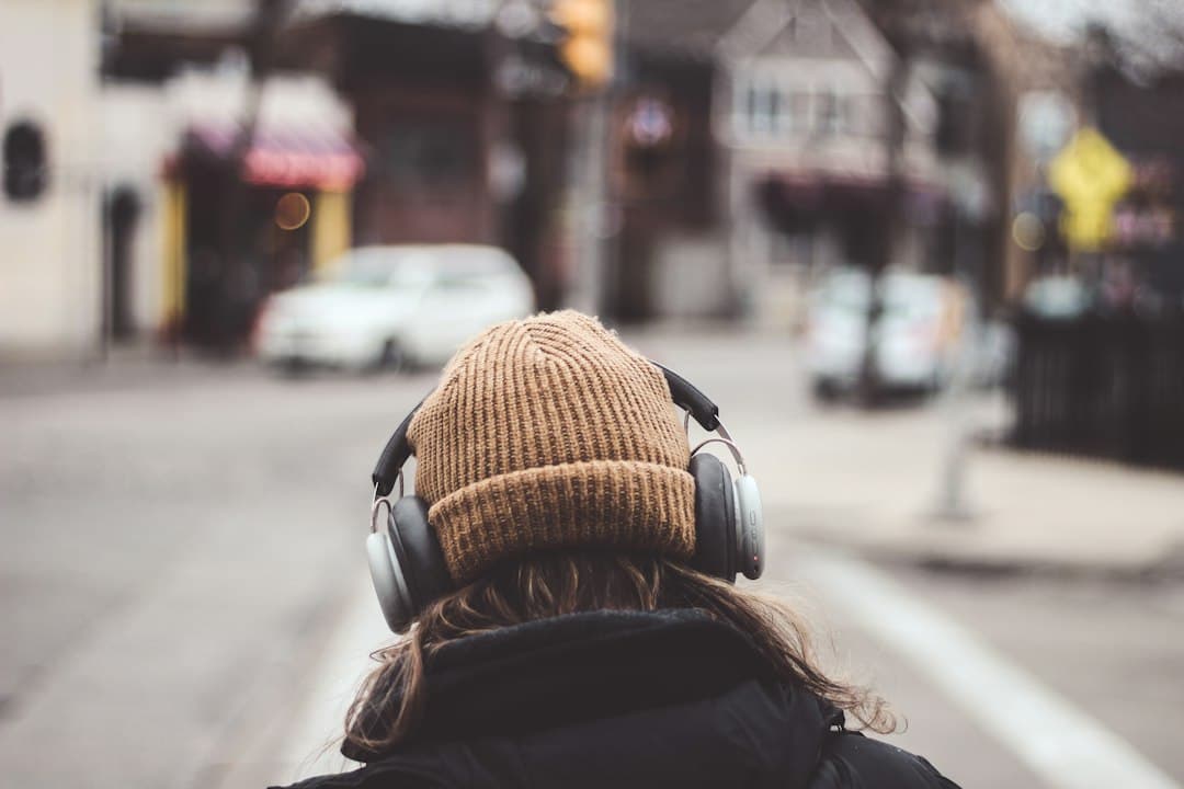 Karakterhangokkal gazdagítja az Audible az audiokönyveket