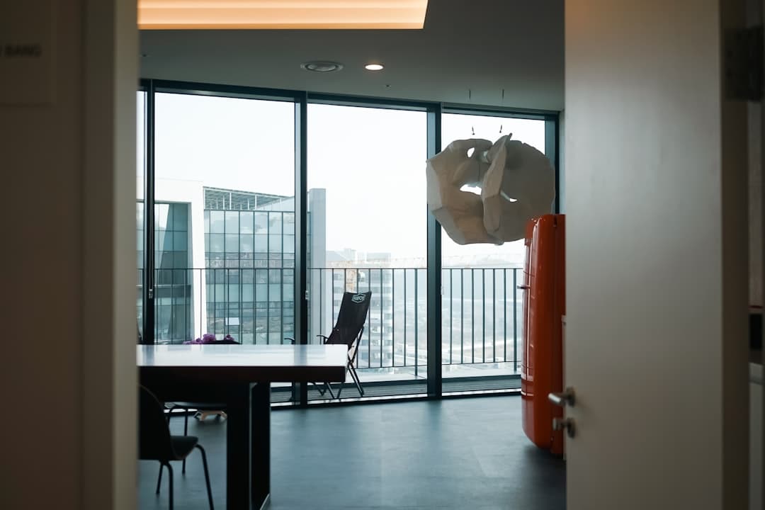 A LinkedIn adatai szerint az AI még nem okolható a felvételi visszaesésért