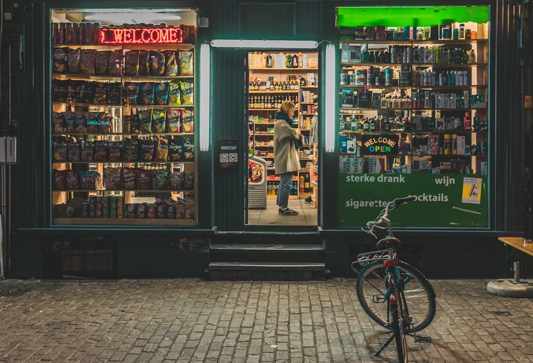 Mentességet kér a generatív reklámok címkézése alól az Eurocommerce
