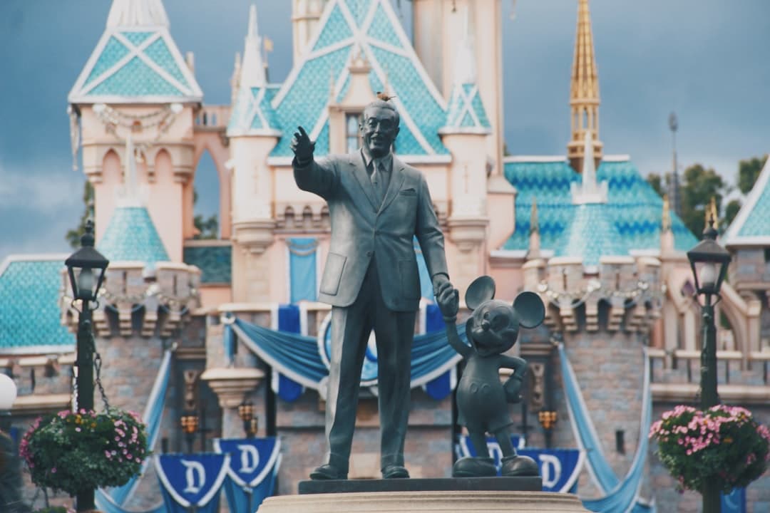 Midjourney pereli a hollywoodi stúdiókat AI-használatuk dokumentálásáért