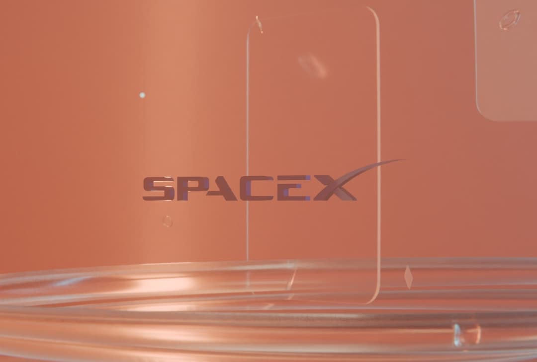Évtizedekre van a SpaceX az 1 millió műholdas űr-adatközponttól