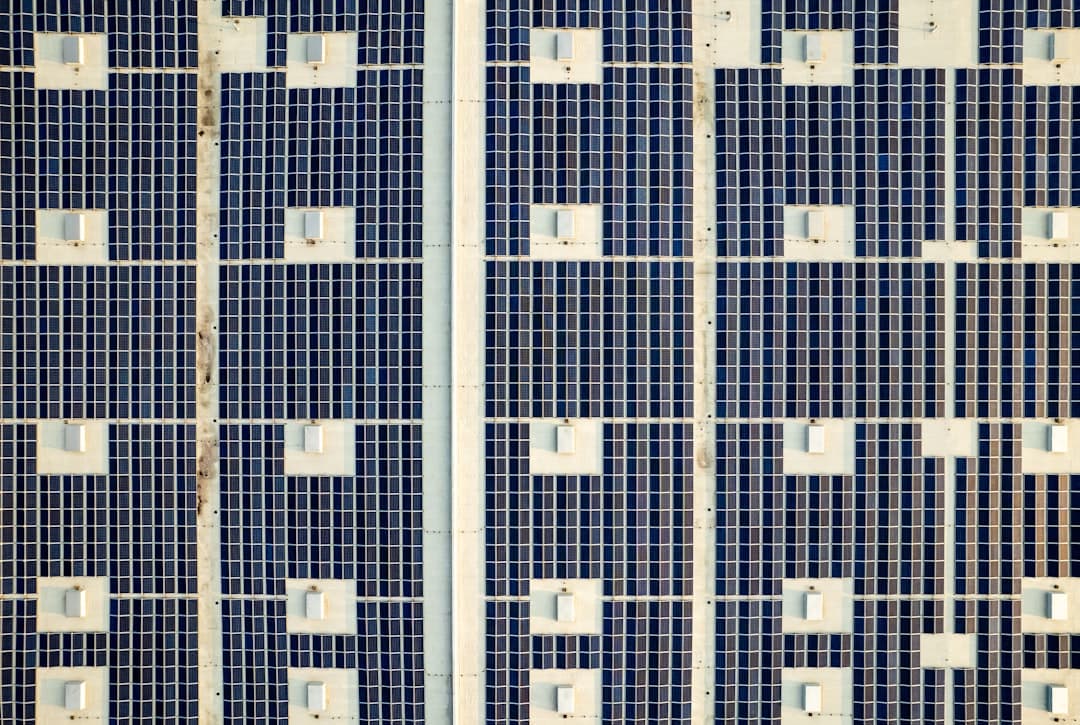 Új kutatás: Grafikon-alapú gépi tanulás segítheti a napenergia-termelés előrejelzését a mikrohálózatokban