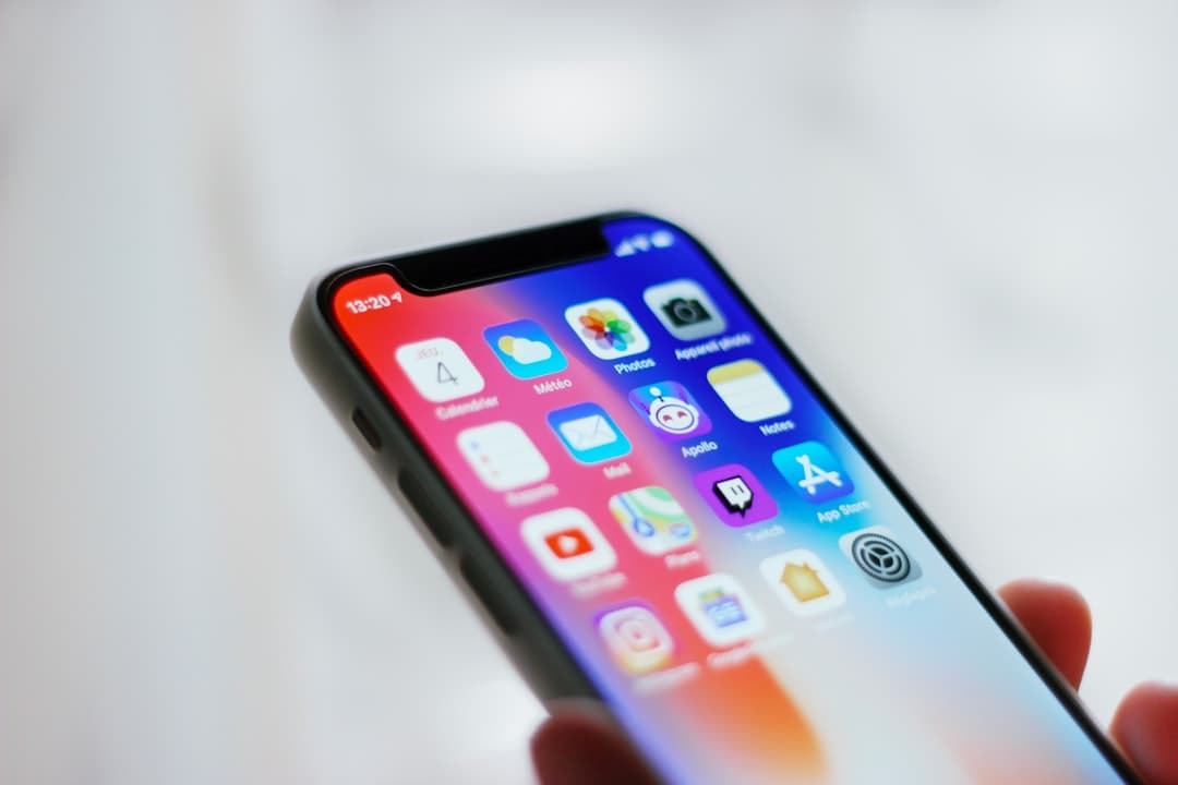 Újragondolt Siri AI érkezik az Apple-termékekre, Tim Cook távozása