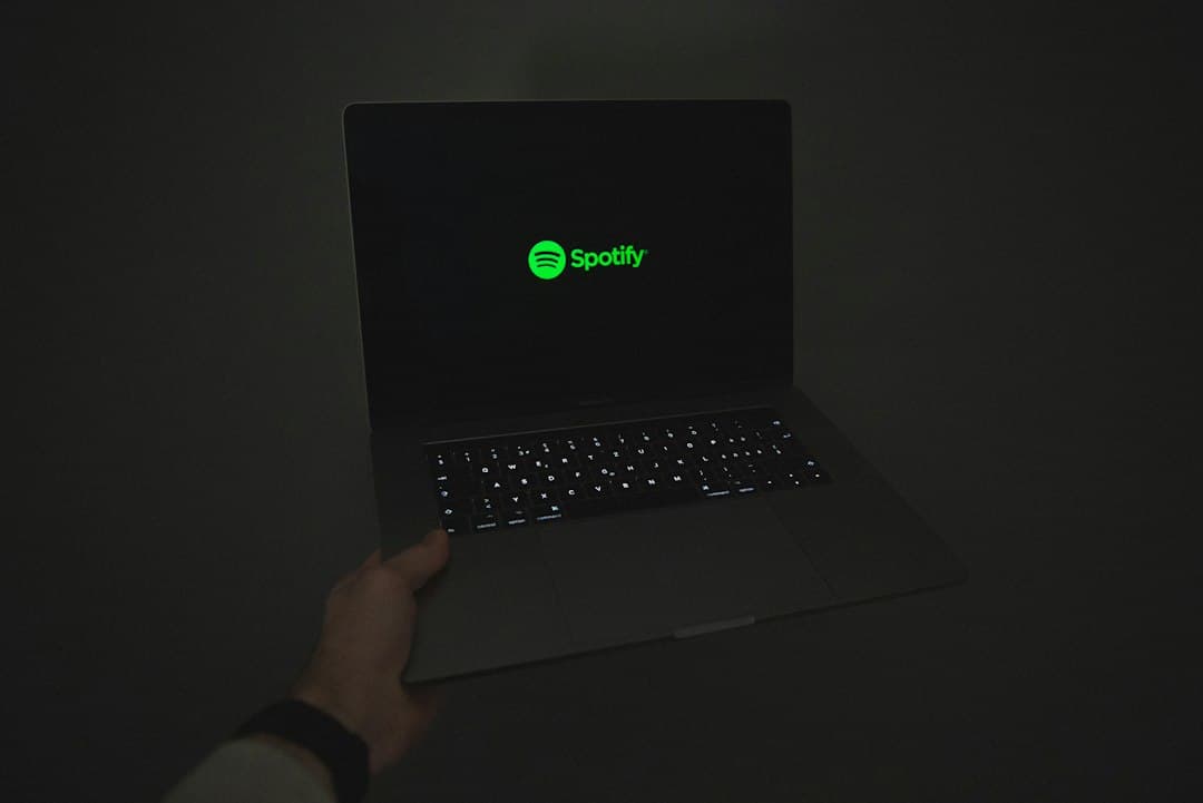 Valódi zenész Spotify-oldalát Hijackolta AI-zenéjével egy újságíró, könnyű volt