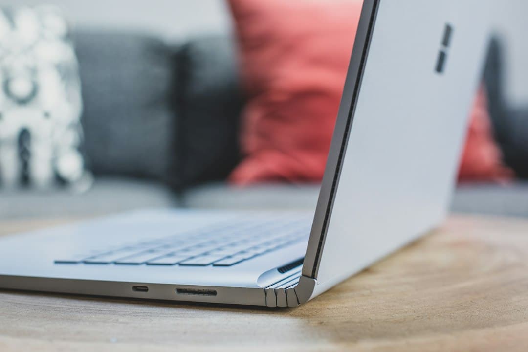 Nvidia Mini Usb A Microsoft bemutatta a Surface Laptop Ultra-t Nvidia RTX Spark chippel ...